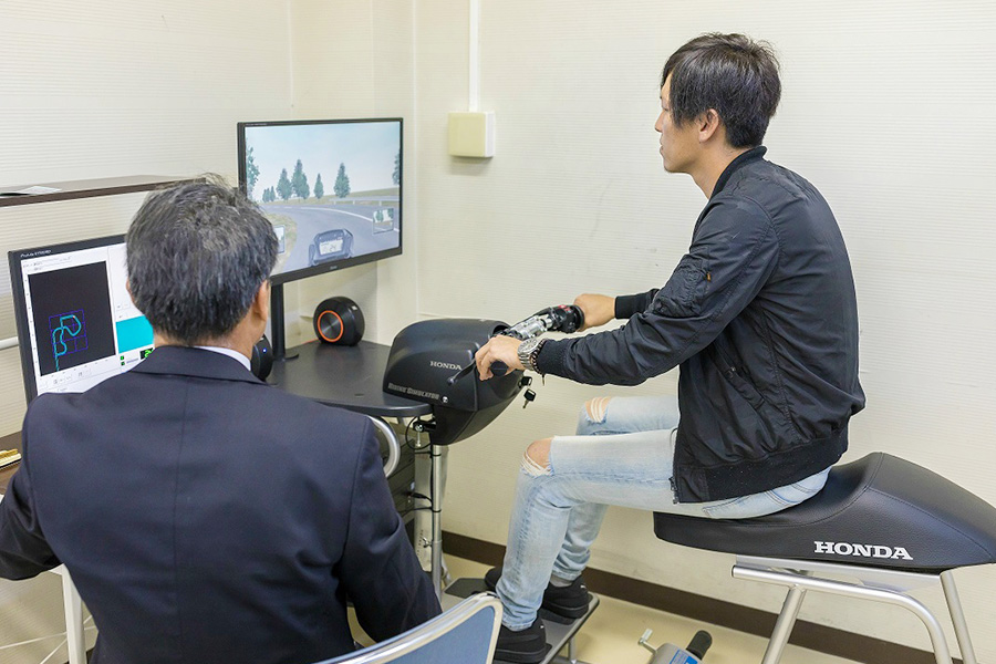 二輪シミュレータ